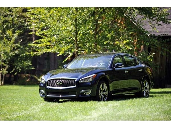 12 2015 Infiniti Q70