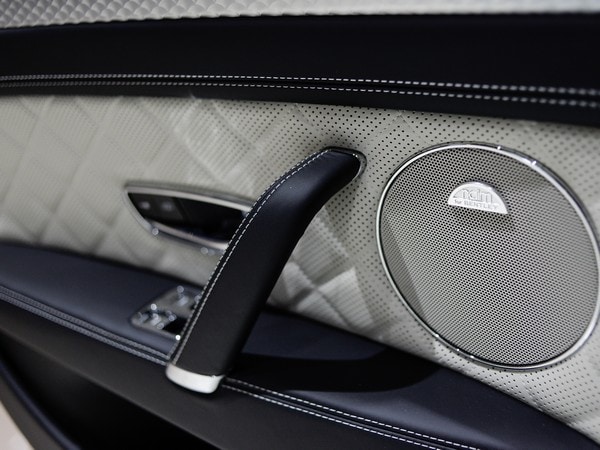 12 2017 Bentley Flying Spur Geneva