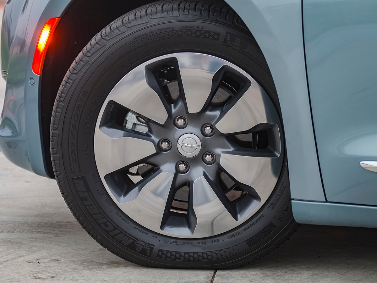 12 2017 Chrysler Pacifica EHybrid Exterior KBB