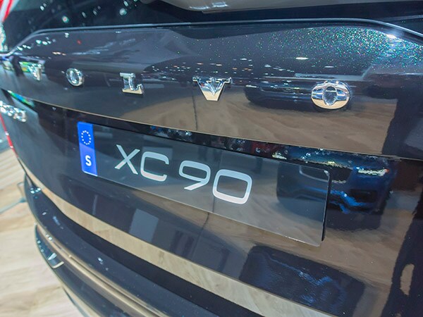 12 2017 Volvo XC90 Excellence