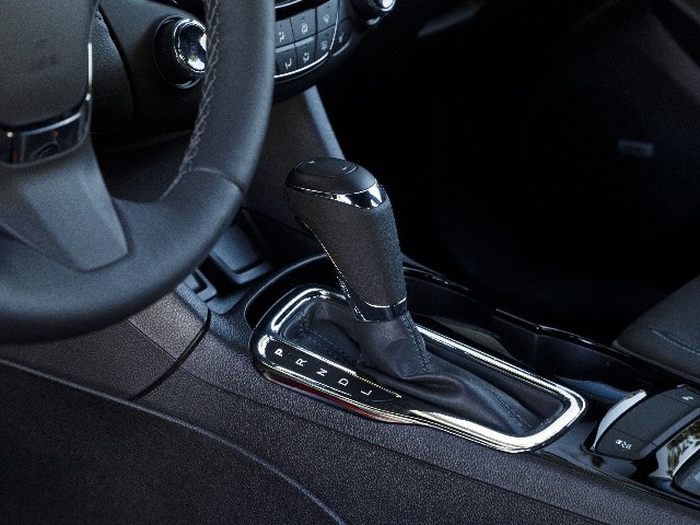 12 2017 Chevrolet Cruze Hatch Comparo