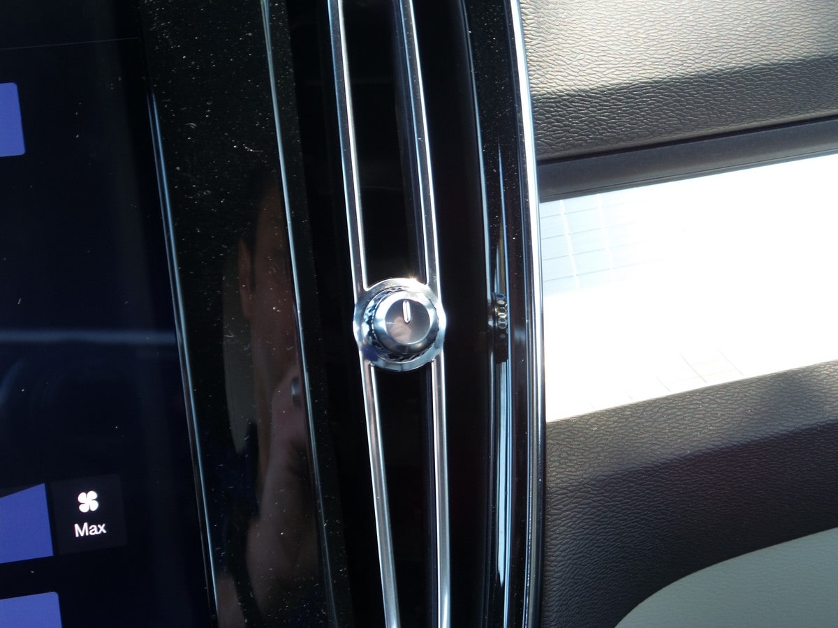 12 2019 Volvo XC40 Climate