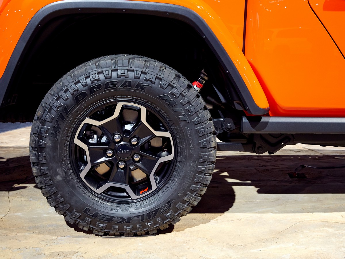 12 2020 Jeep Gladiator LA