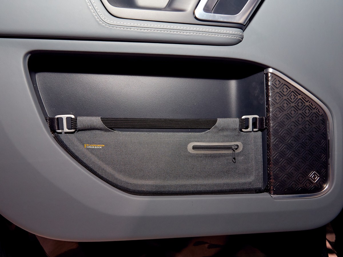 12 Rivian R1s Suv LA