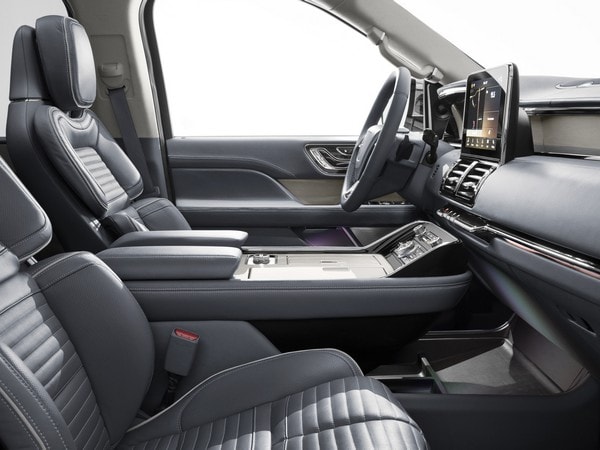 12a 2018 Lincoln Navigator Debut