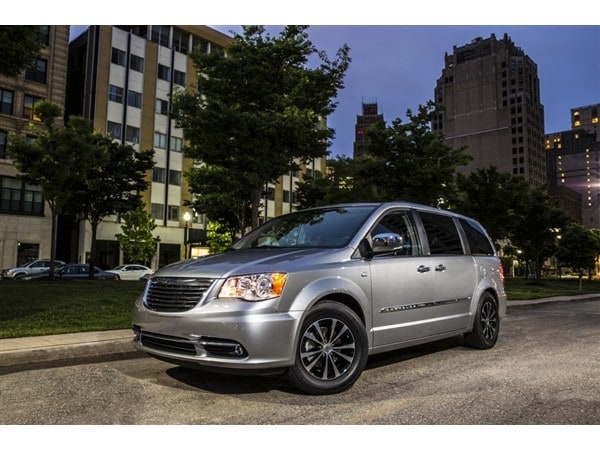 13 2015 Chrysler Town & Country