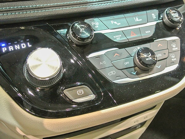 13 2017 Chrysler Pacifica