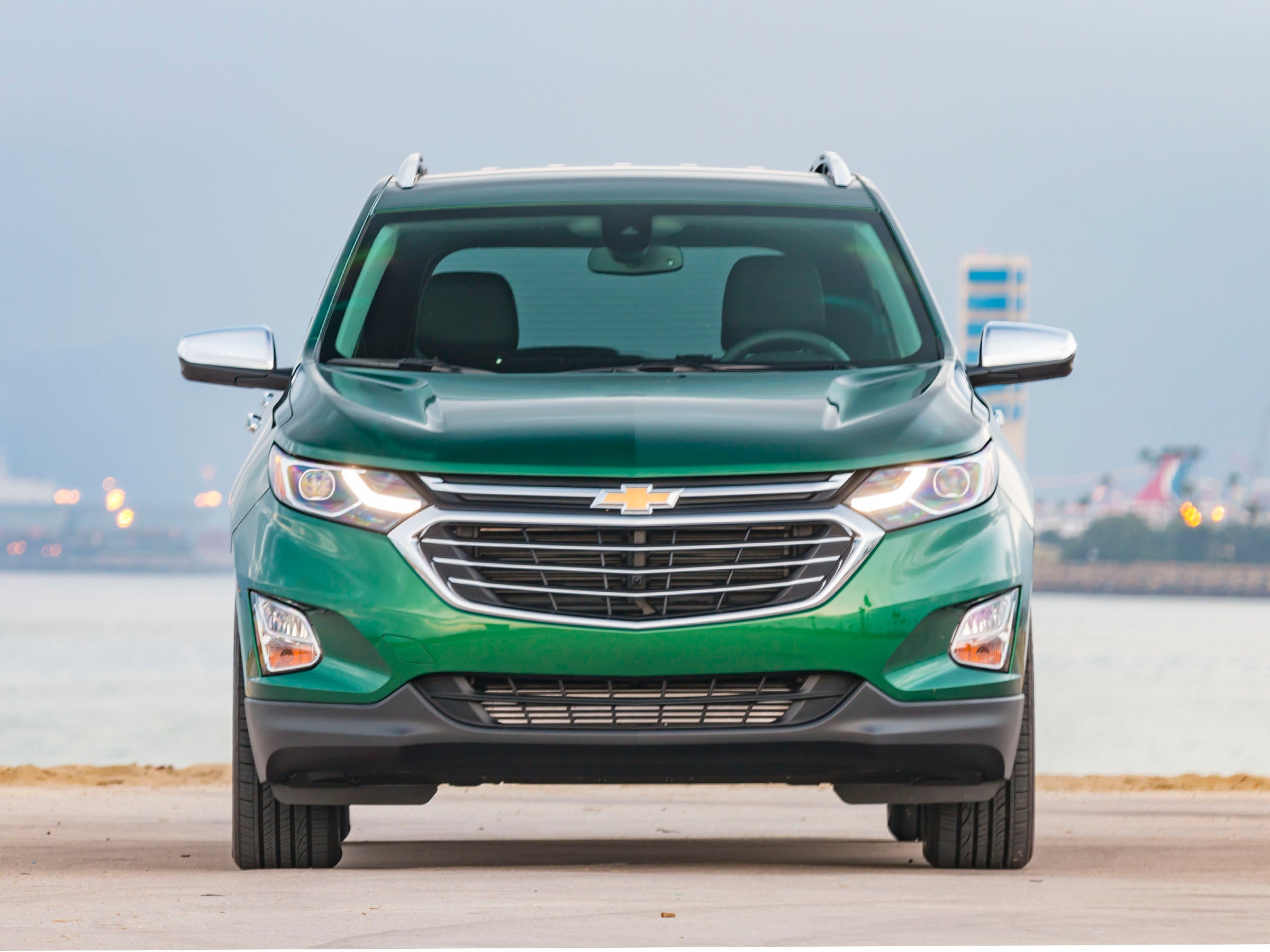 13 2018 Chevrolet Equinox Turbo Exterior KBB