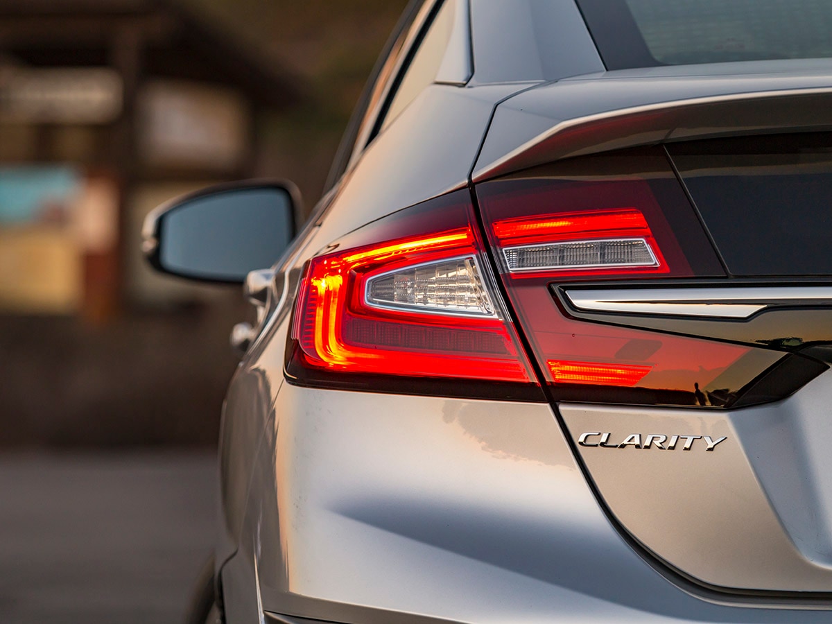 13 2018 Honda Clarity PHEV Exterior KBB
