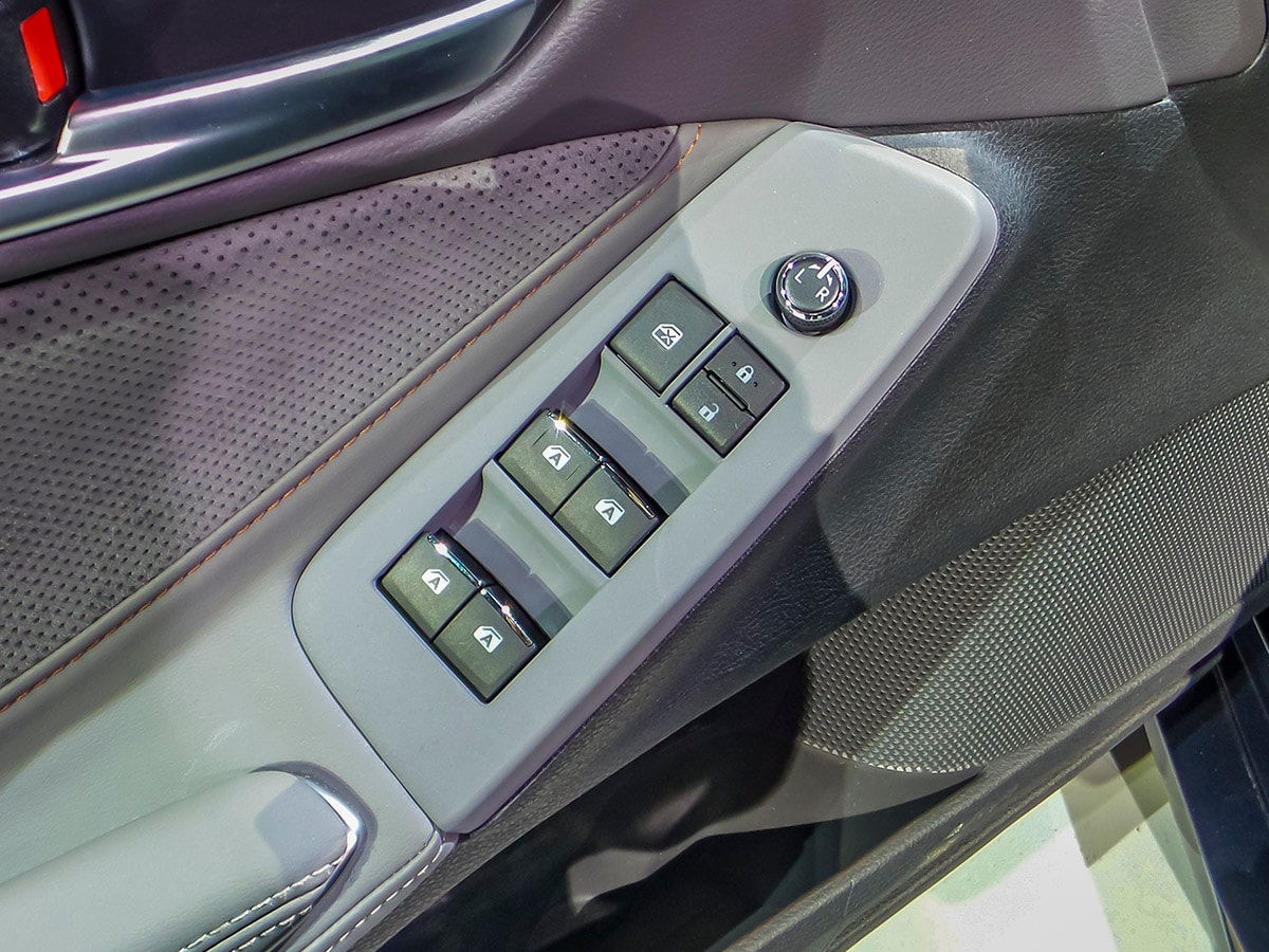 13 2019 Toyota Avalon NAIAS KBB
