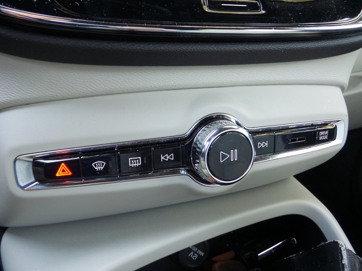 13 2019 Volvo XC40 Climate