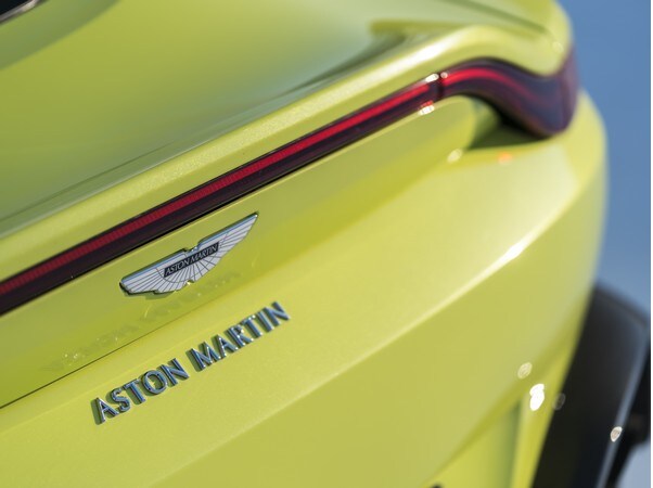 13 2019 Aston Martin Vantage Lime Essence