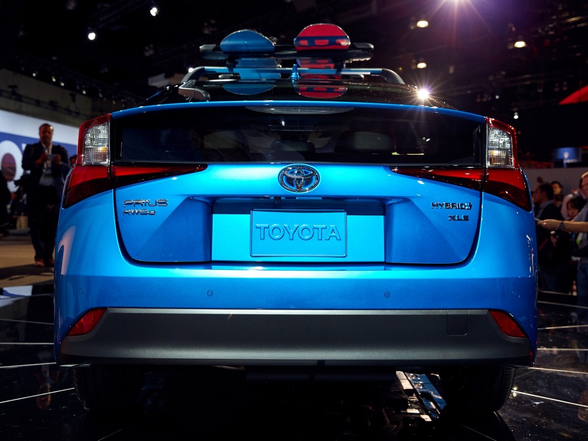 13 2019 Toyota Prius Awd LA