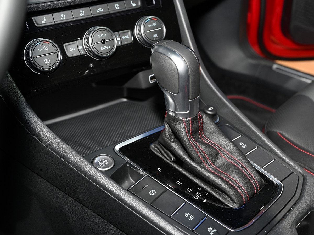 13 2019 Volkswagen Jetta Gli Cas