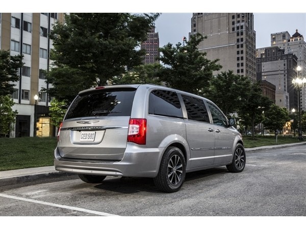 14 2015 Chrysler Town & Country