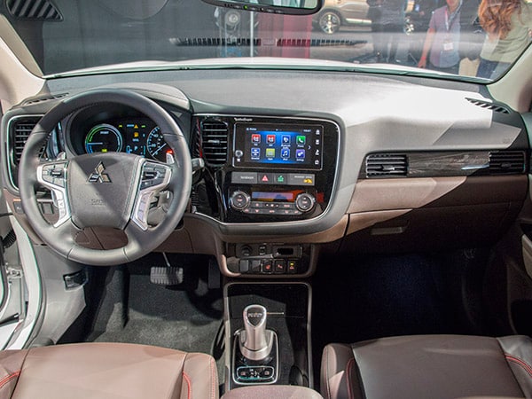 14 2017 Mitsubishi Outlander PHEV