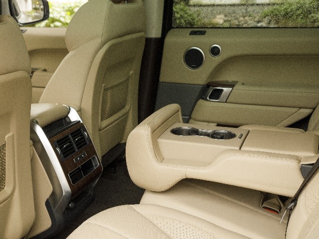 14 2017 Range Rover Sport Comparo