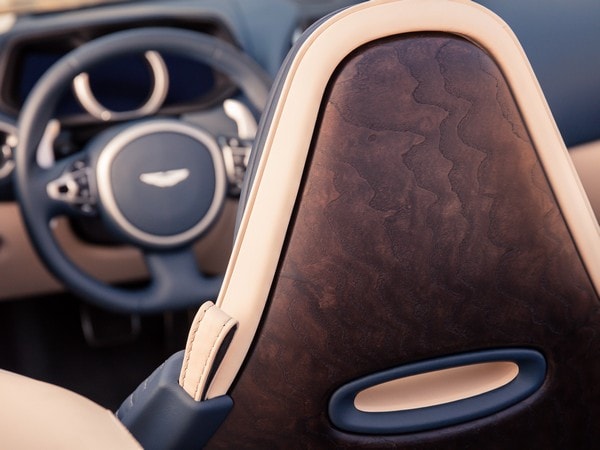 14 2018 Aston Martin Db11 Volante Oem