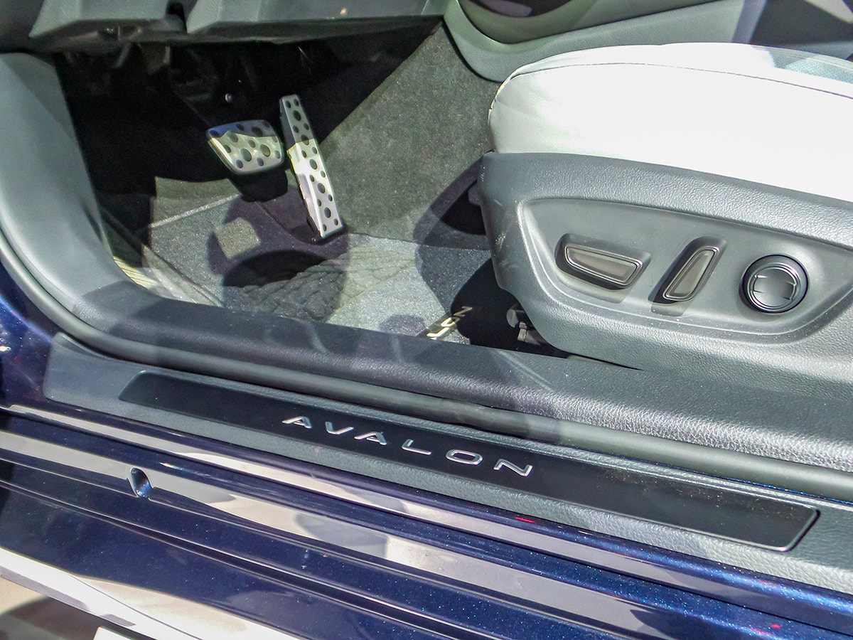 14 2019 Toyota Avalon NAIAS KBB