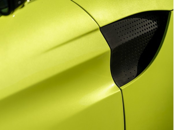 14 2019 Aston Martin Vantage Lime Essence