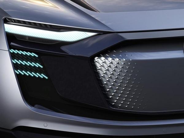 14 Audi E Tron Sportbcack Concept