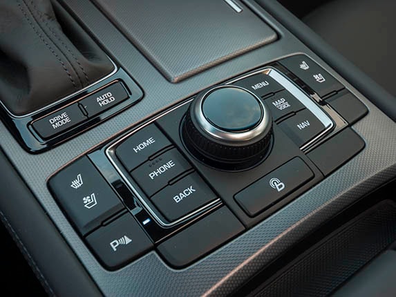 15 2015 Hyundai Genesis Long Term Interior