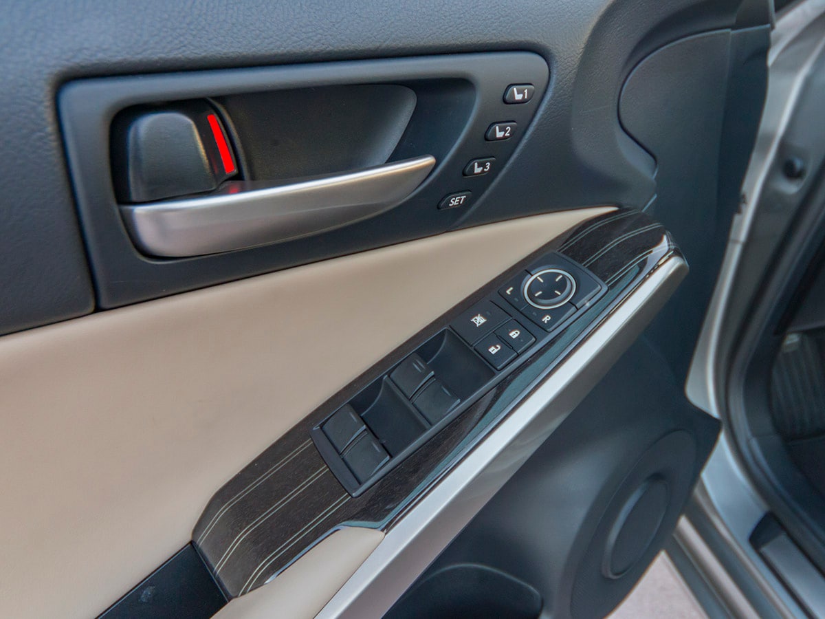 15 2017 Lexus IS 200t Interior
