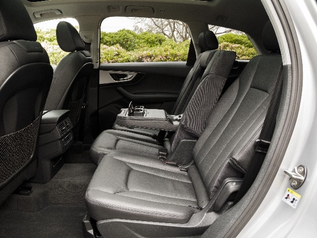 15 2017 Audi Q7 Comparo