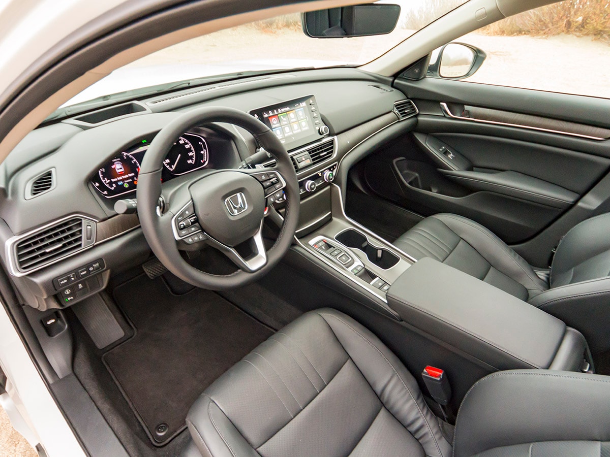 15 2018 Honda Accord Interior BB KBB