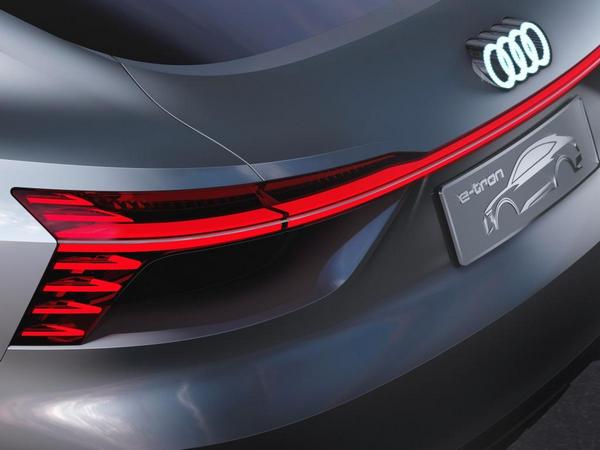 15 Audi E Tron Sportback Concept