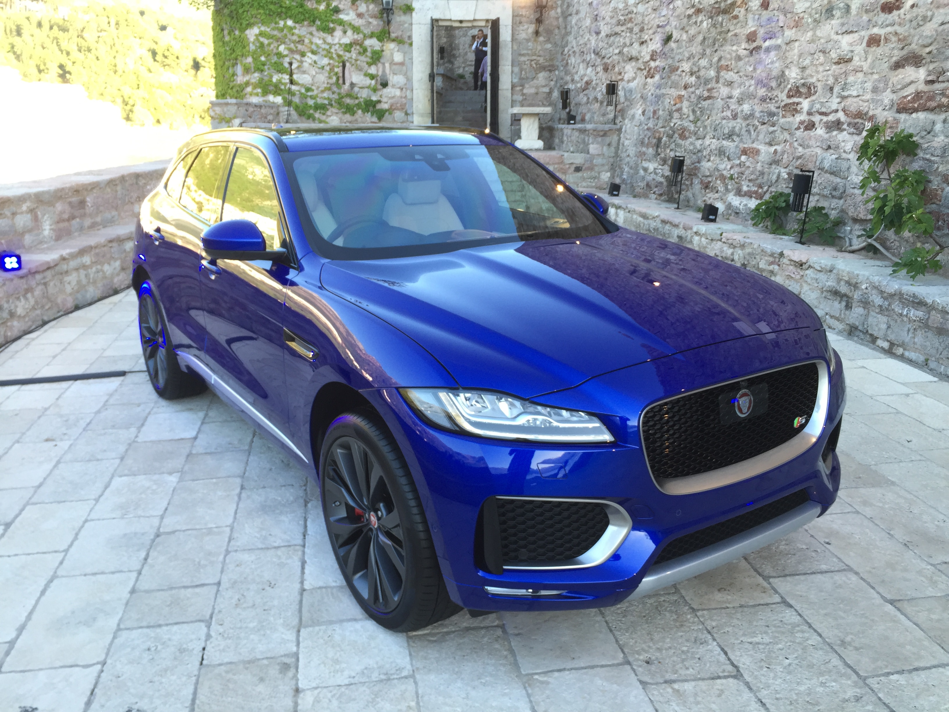 16 2017 Jaguar F Pace