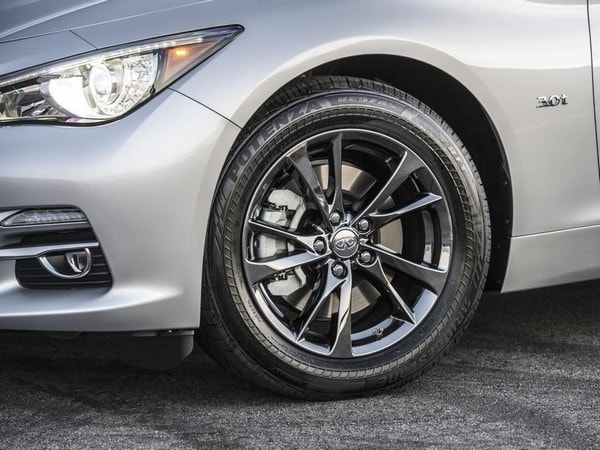 16 2017 Infiniti Q50 30t Signature Edition