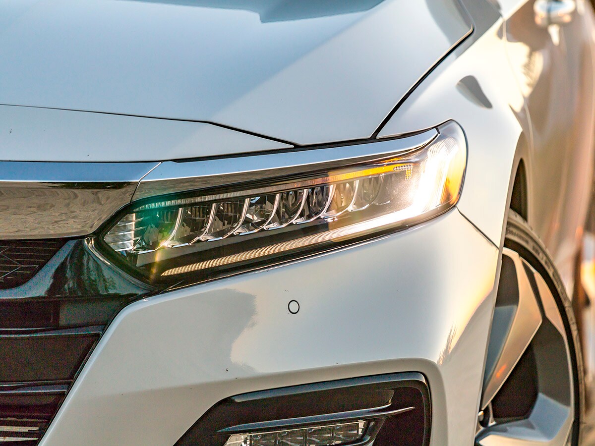 16 2018 Honda Accord Exterior BB Win KBB Win