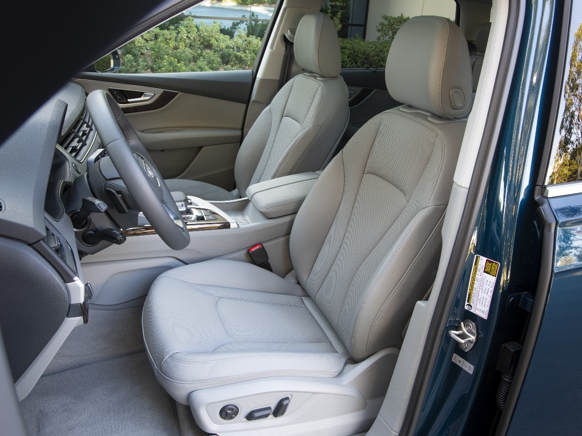 16 2018 Audi Q7 Bb