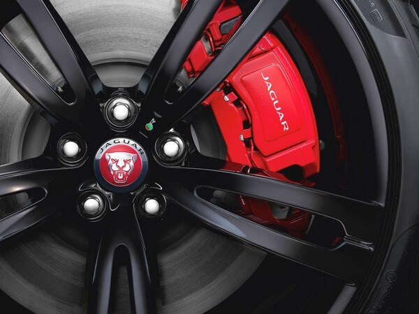 16 2018 Jaguar Xjr575