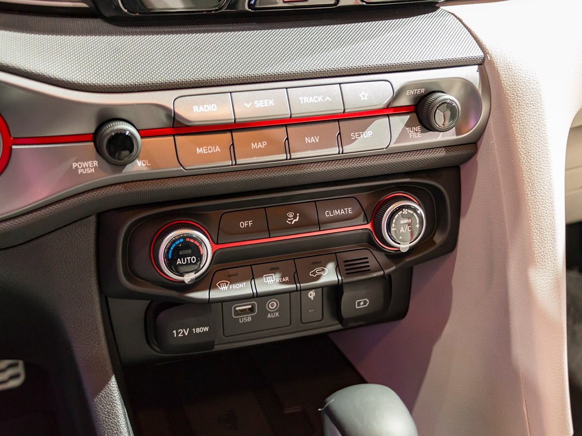 16 2019 Hyundai Veloster NAIAS KBB