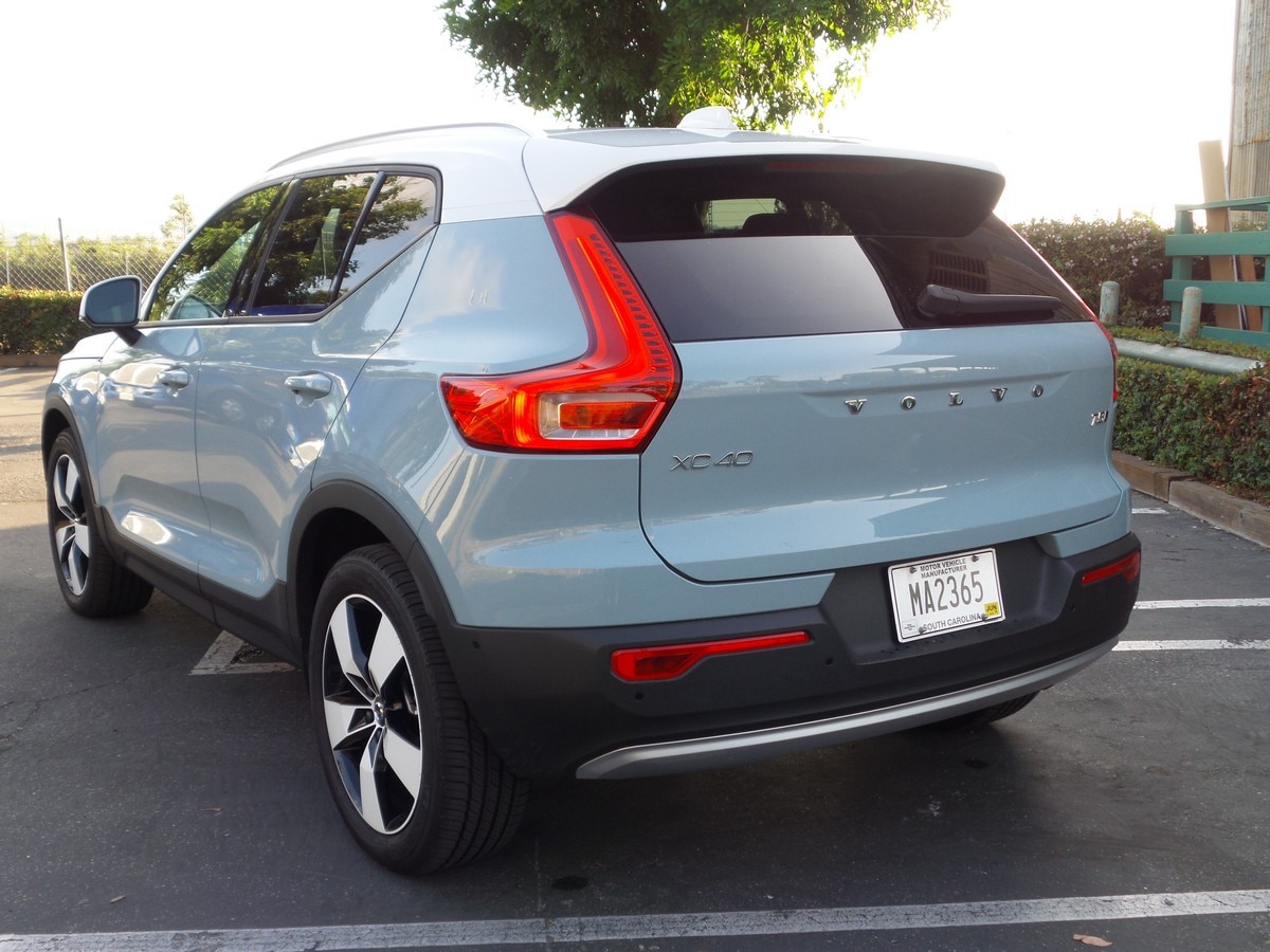 16 2019 Volvo XC40 Long Term