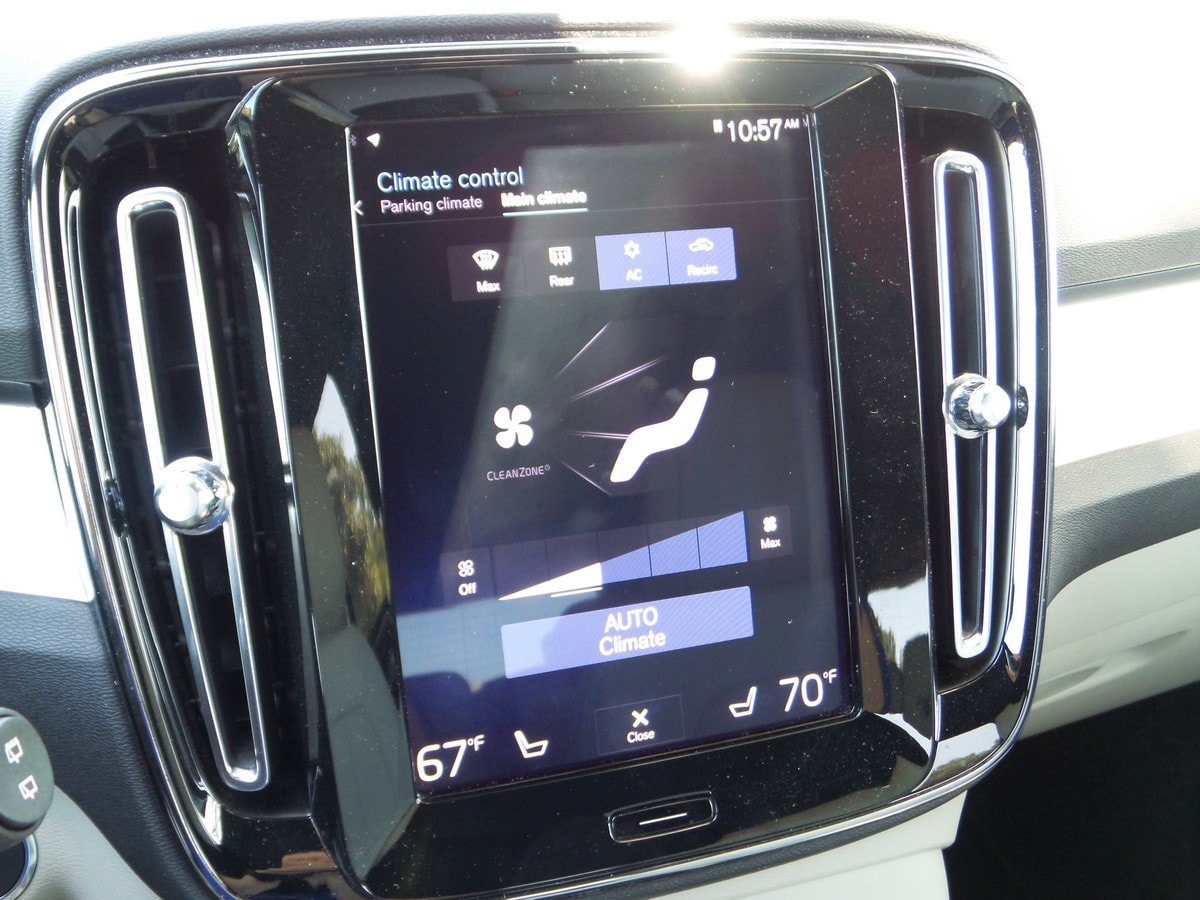 16 2019 Volvo XC40 Climate