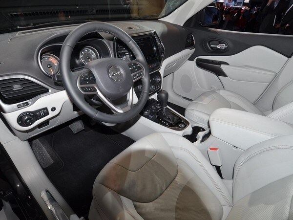 16 2019 Jeep Cherokee Np