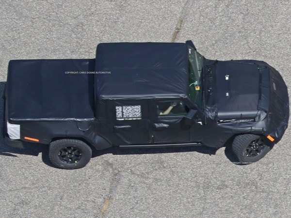 16 2019 Jeep Wrangler Pickup