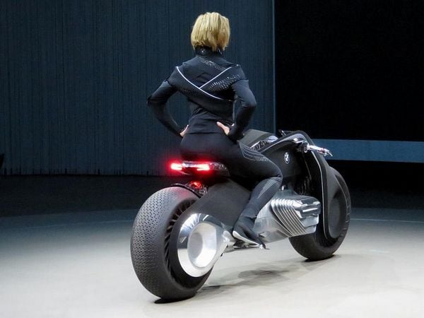 BMW Motorrad Vision Next 100 Concept Tomorrow on two wheels Kelley Blue Book