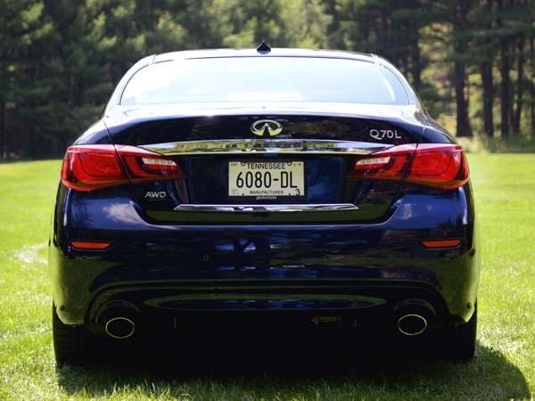 17 2015 Infiniti Q70