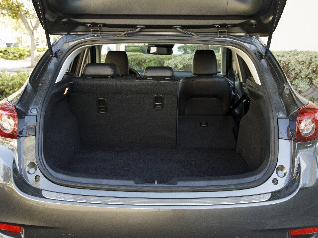 17 2017 Mazda Mazda3 Hatch Comparo