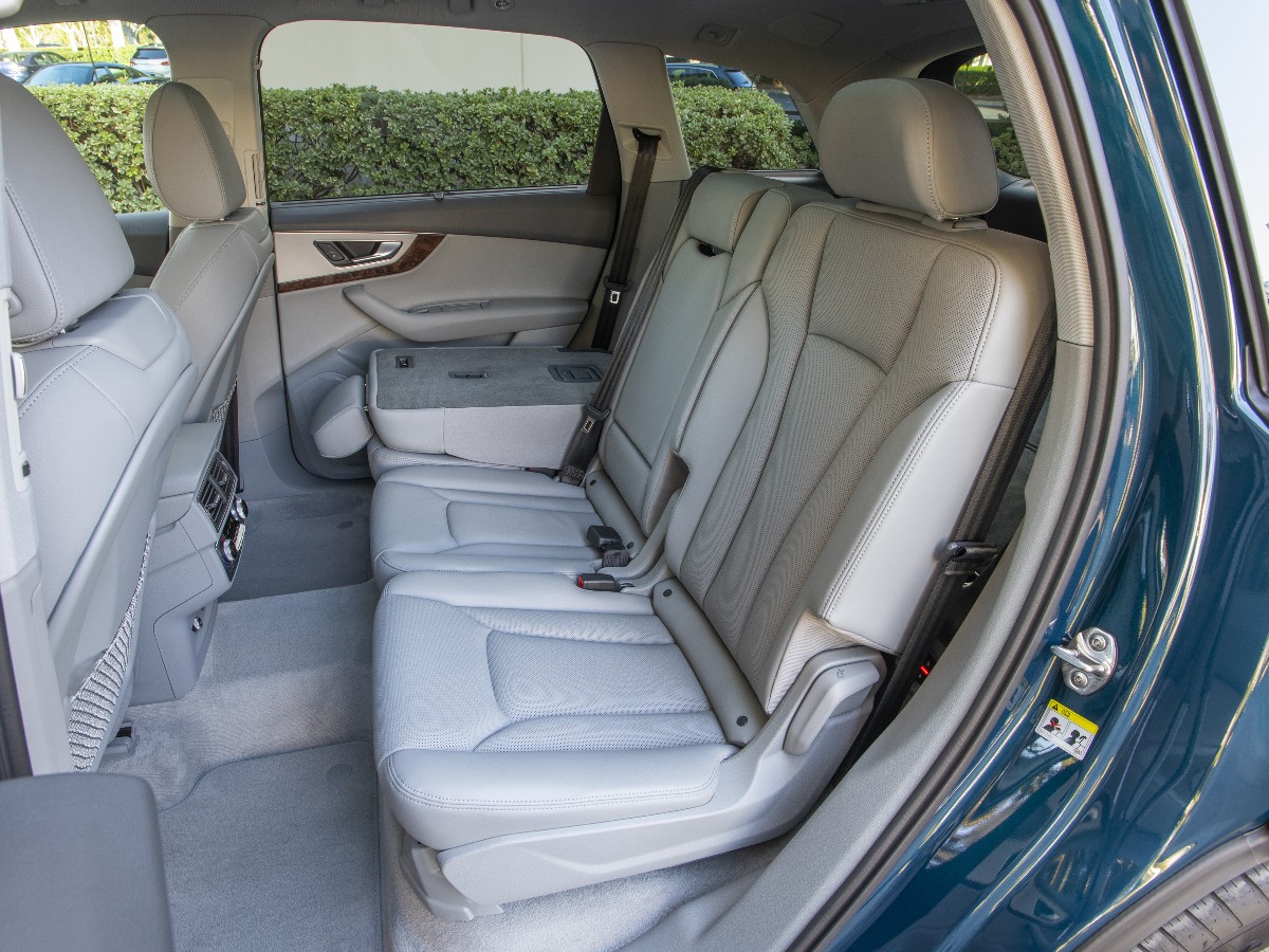 17 2018 Audi Q7 Bb