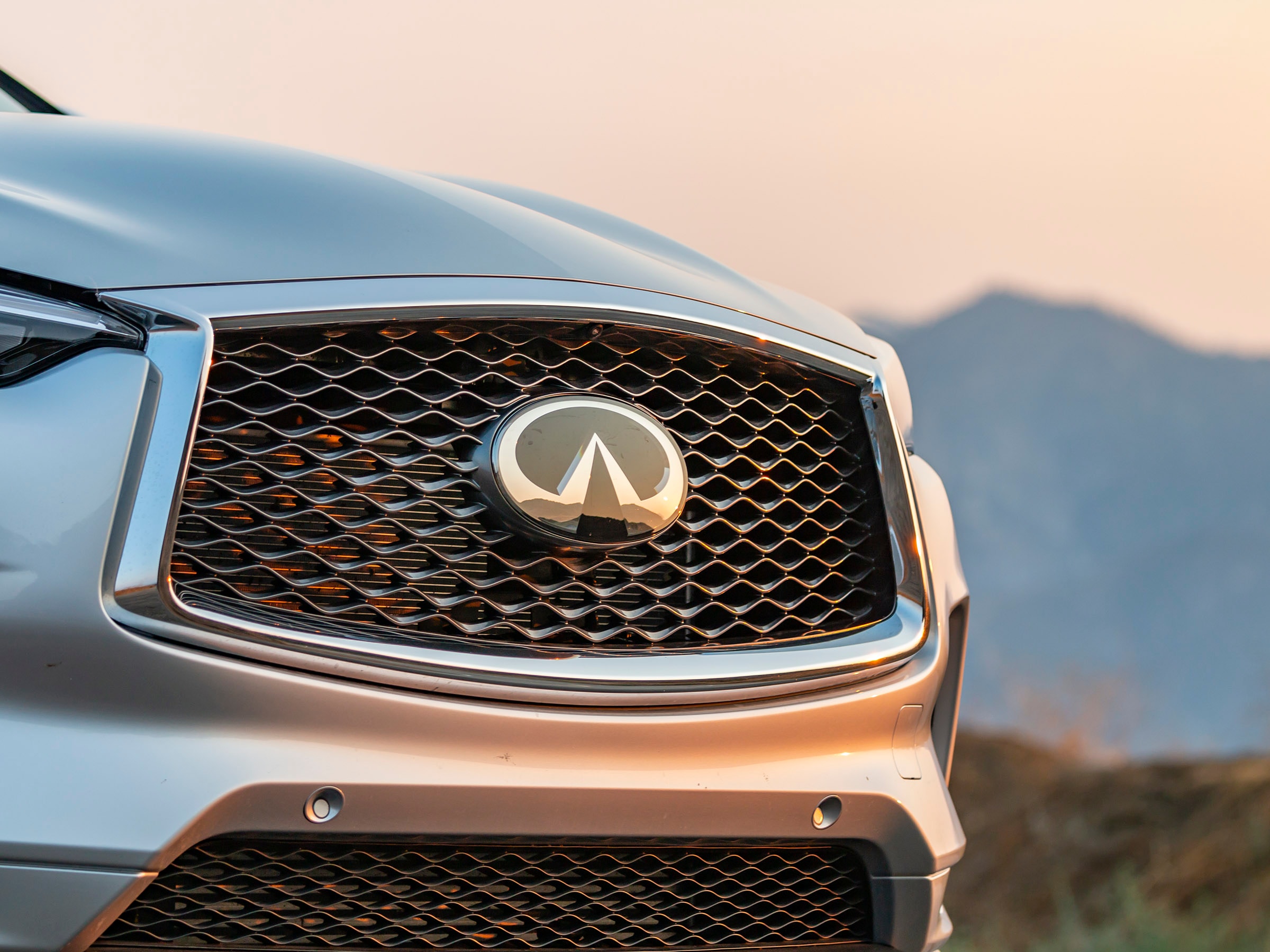 17 2019 Infiniti QX50 LT Exterior KBB