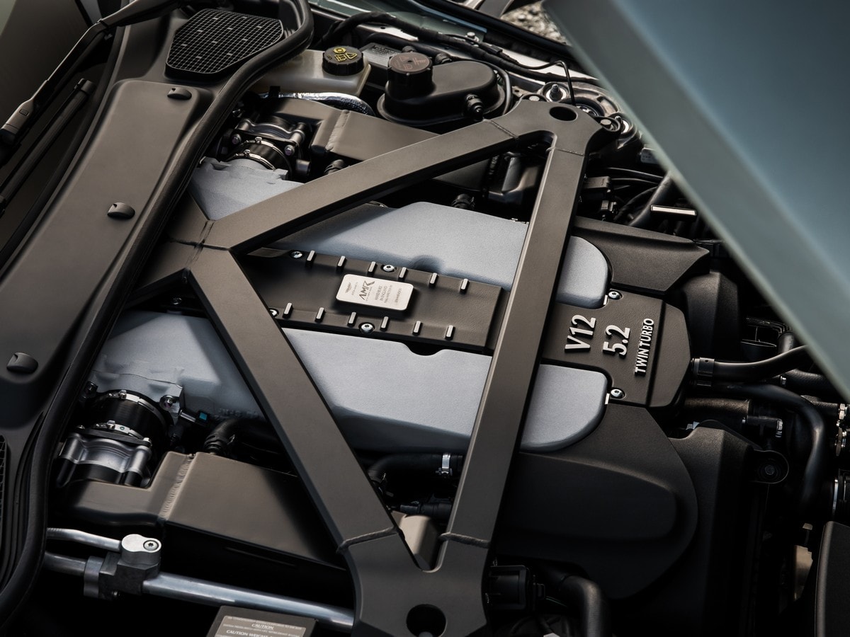 17 2019 Aston Martin Db11 Amr Oem