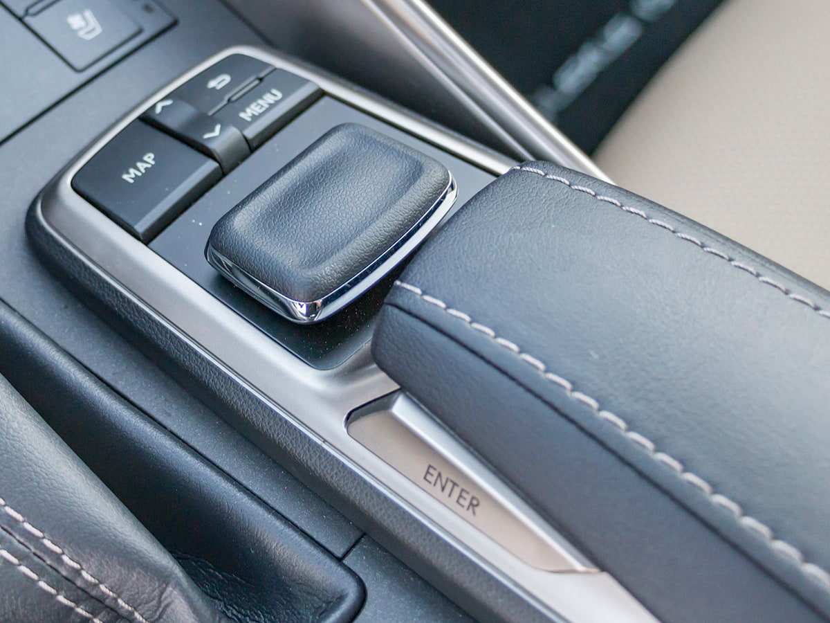 18 2017 Lexus IS 200t Interior