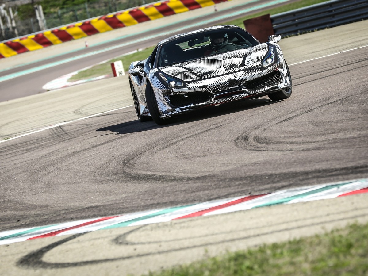 18 2019 Ferrari 488 Pista