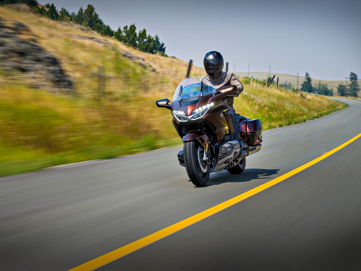 18 Honda Gold Wing Action Image 16