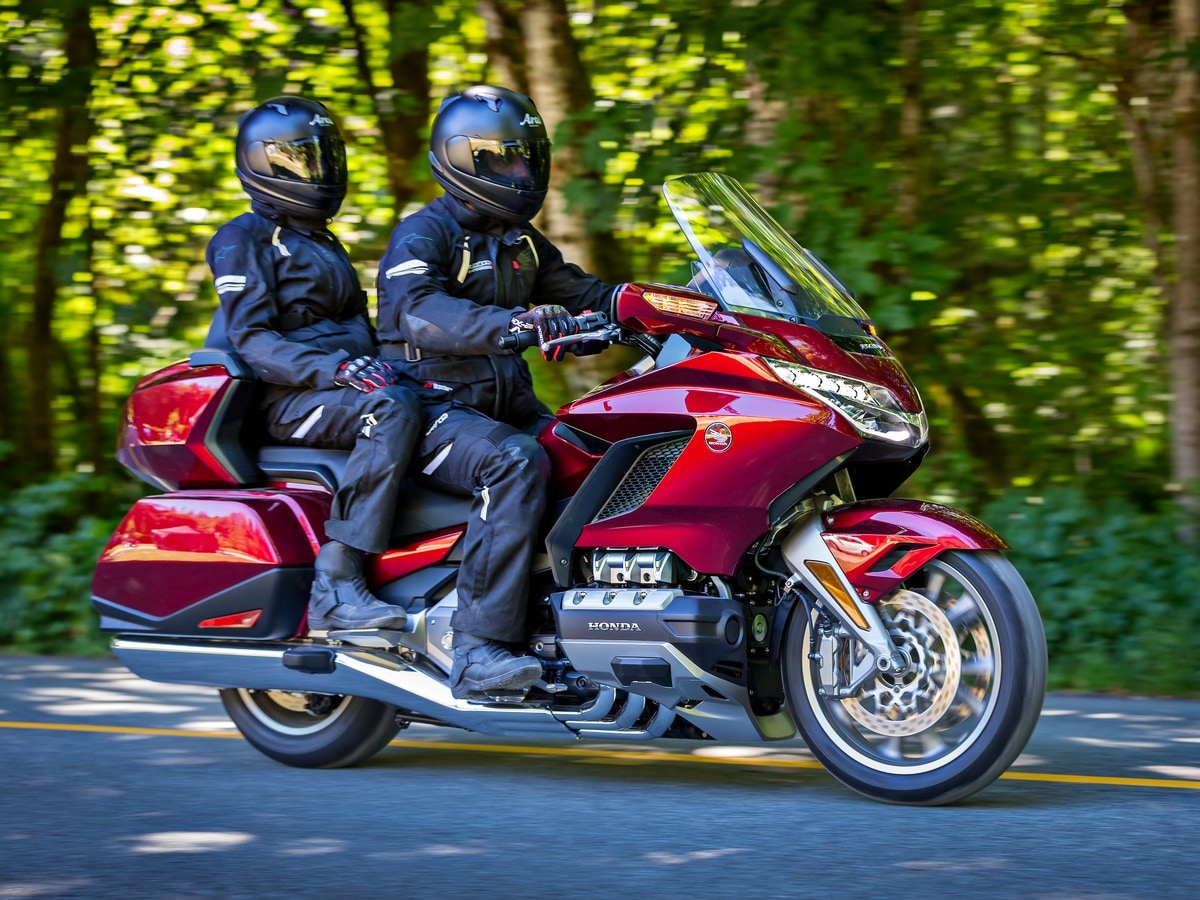 18 Honda Gold Wing Action Image 28